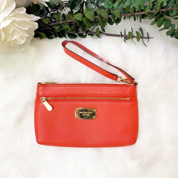 Michael Kors Handbags - Michael Kors | Jet Set Large Wristlet